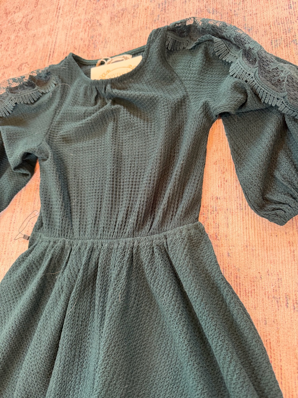 Joyfolie Hunter green Lace-Shoulder Puff Sleeve Dress - Picture 2 of 5